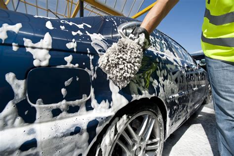 汕頭洗車哪裏好_請問您是否喜歡在雨天裡聞到車身乾淨後的清新空氣?